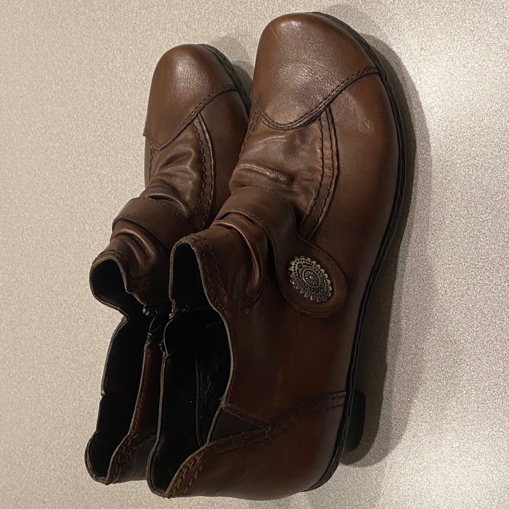 Women’s Brown Leather Booties